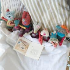 Jolis pas beaux dolls in bed - Moulin Roty